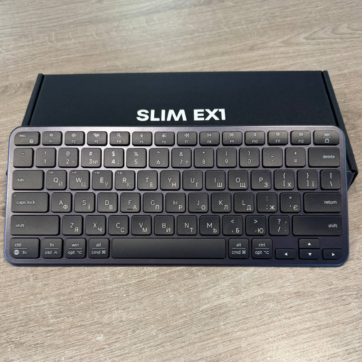 satechi-slim-ex1-space-black