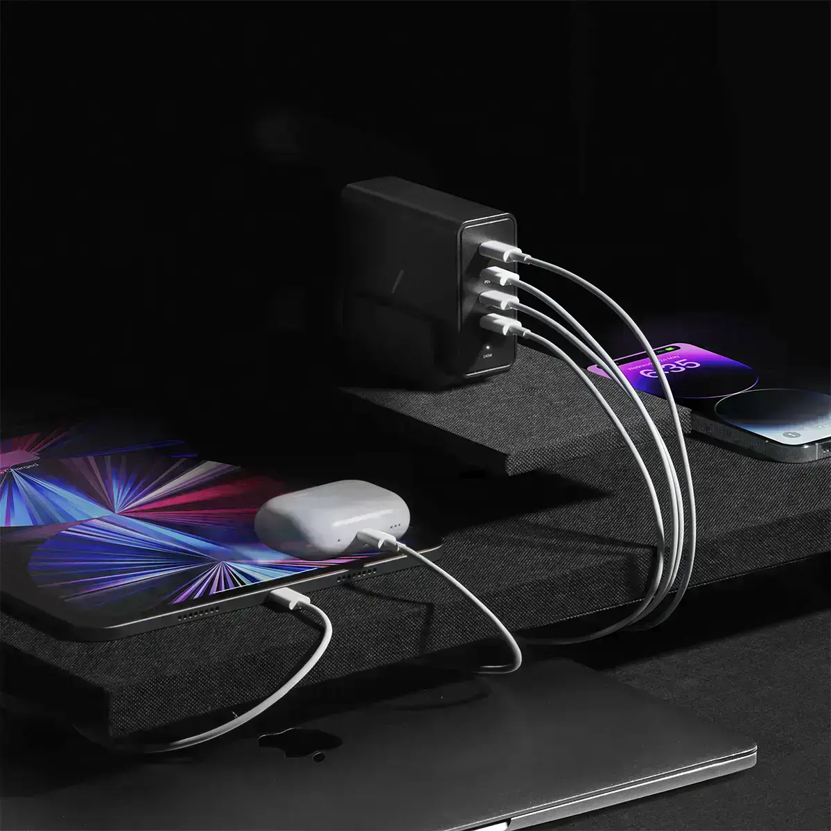 native-union-fast-gan-charger-pd-140w-desktop-2