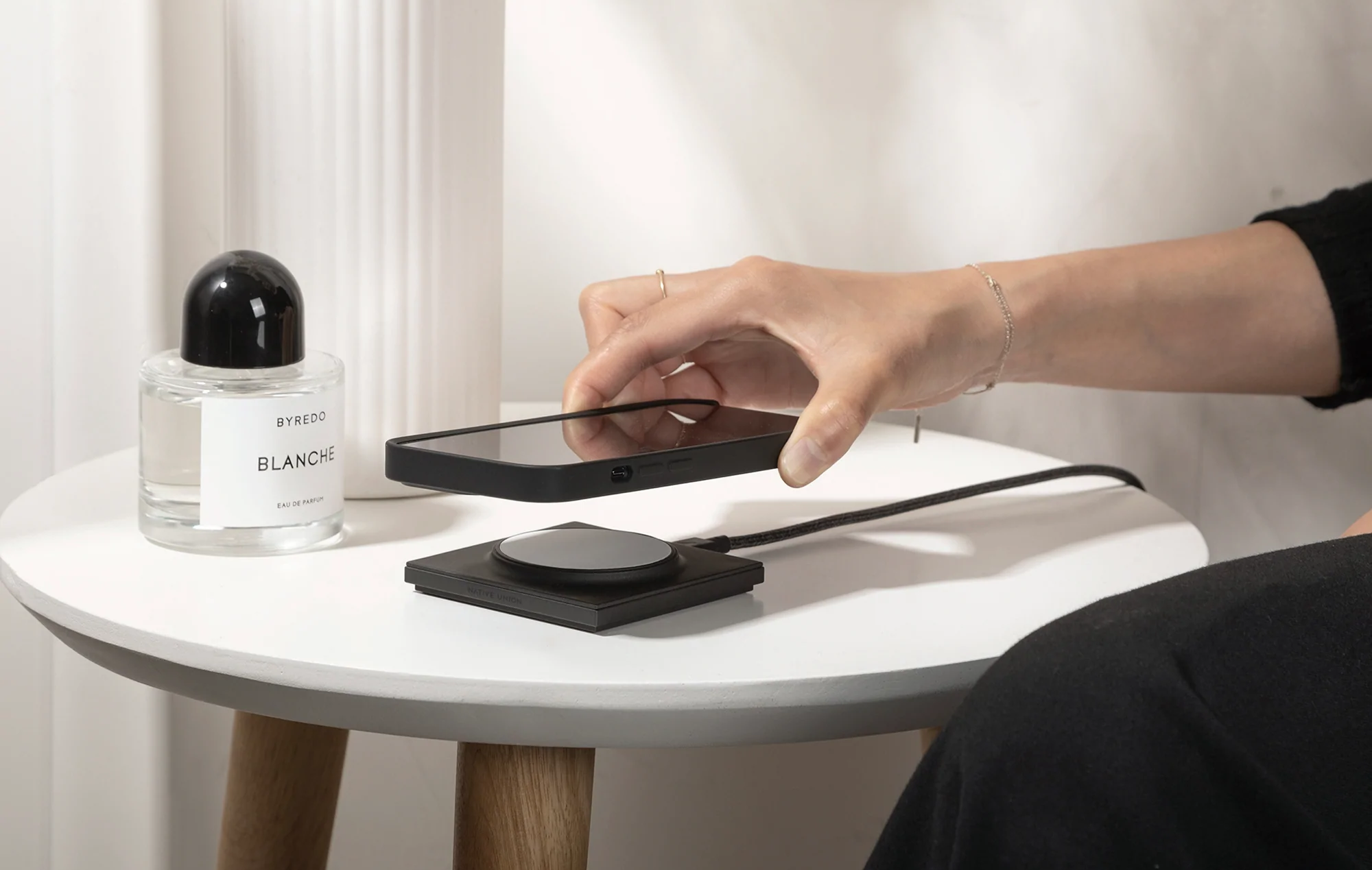 Native-Union-Drop-Magnetic-Wireless-Charger