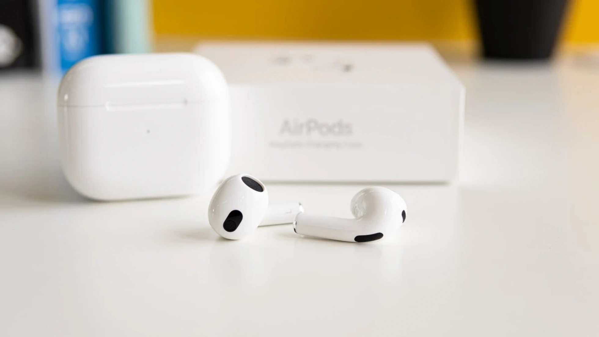 Apple-AirPods-4-2024