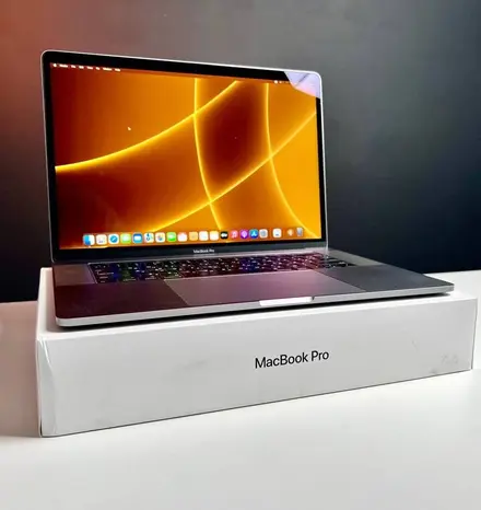 💻 USED MacBook Pro 15" Space Gray (MR932) 2018 (Стан - 9/10. Комплект - повний | гарантія - 1 міс.) - Cycle 272