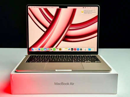 УЦІНКА MacBook Air 13" M3/8CPU/10GPU/8GB/512GB Starlight 2024 (MRXU3) - Стан: ідеальний | Комплект: повний | Гарантія: 3 міс.