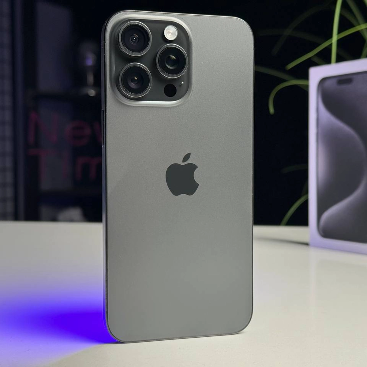 Купить ВЖИВАНИЙ Б/У Apple iPhone 15 Pro Max 256GB Black Titanium